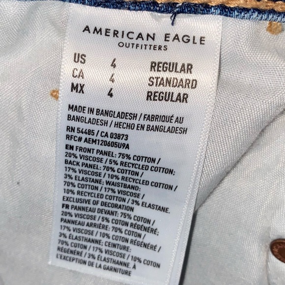 American Eagle Strigid High Waisted Mom Jeans Raw Hem Women’s Size 4 - Picture 16 of 16